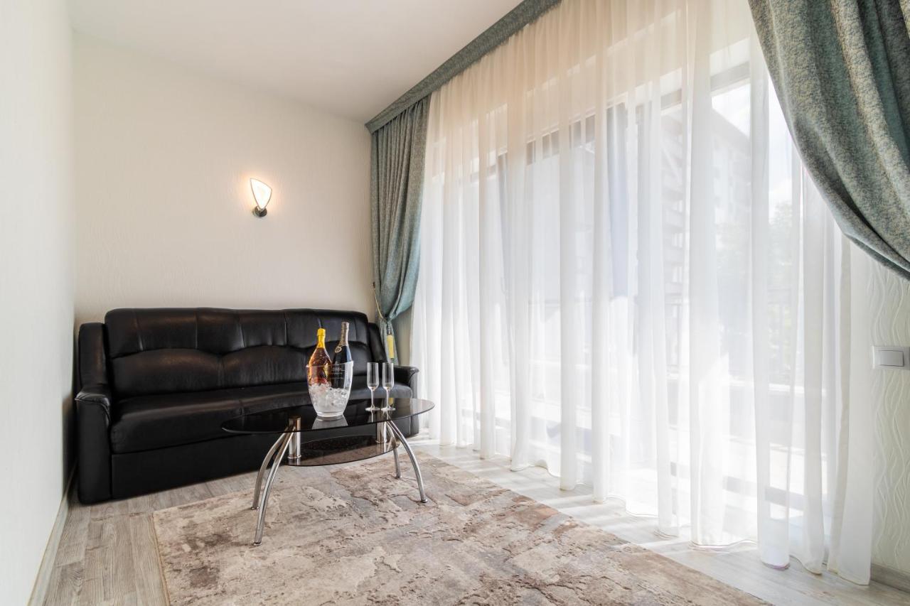 Hotel Bulevard Рымнику-Вылча Экстерьер фото