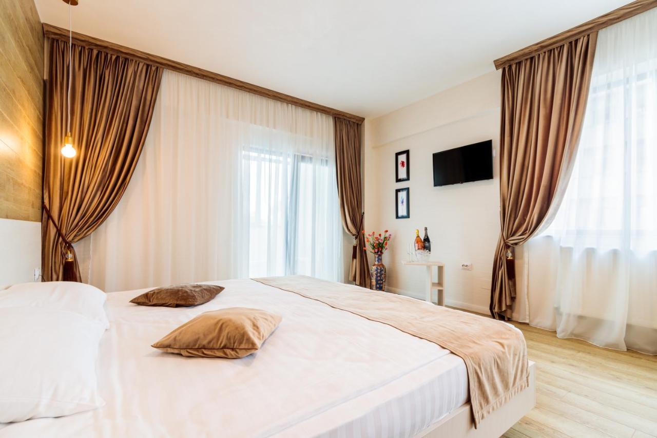 Hotel Bulevard Рымнику-Вылча Экстерьер фото
