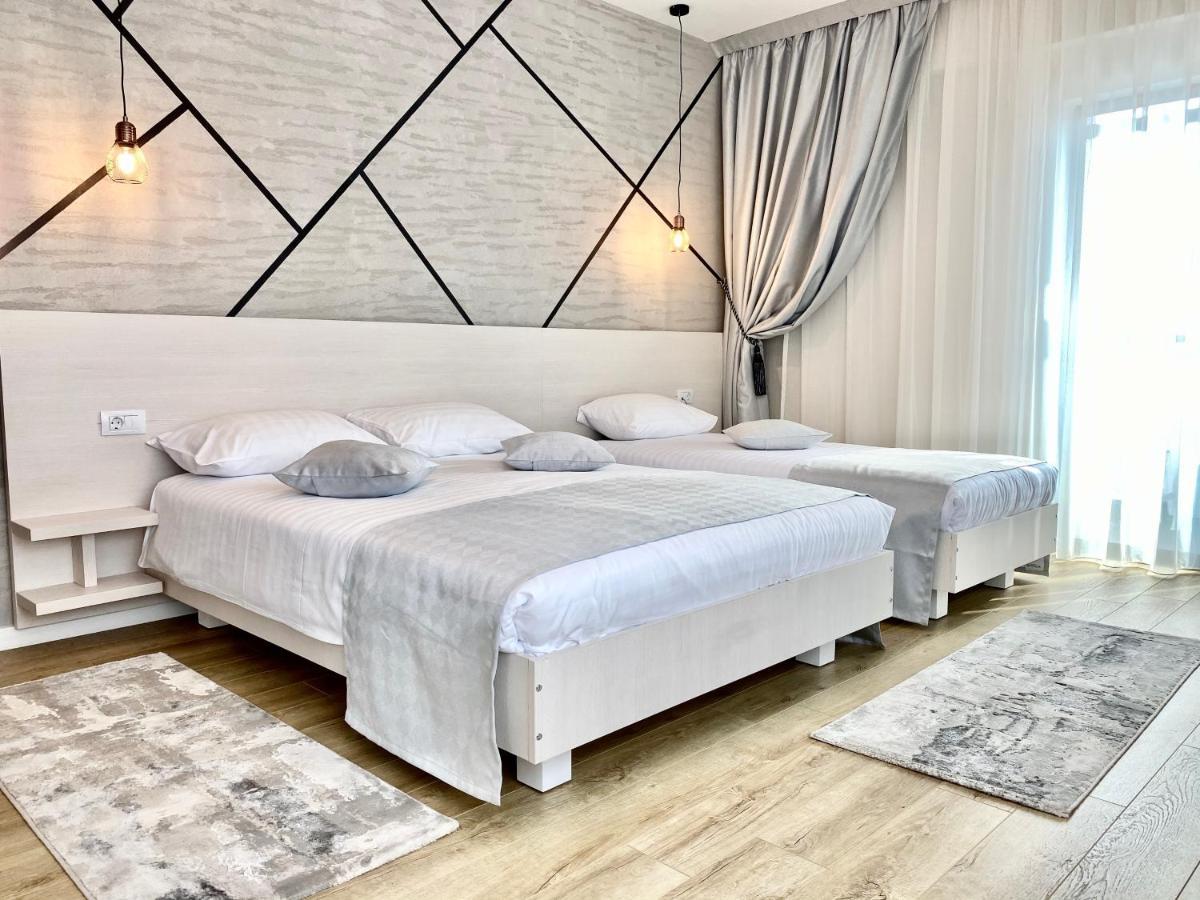 Hotel Bulevard Рымнику-Вылча Экстерьер фото