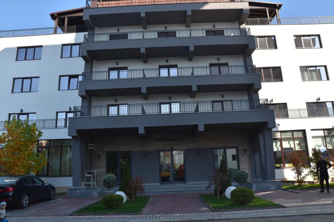 Hotel Bulevard Рымнику-Вылча Экстерьер фото